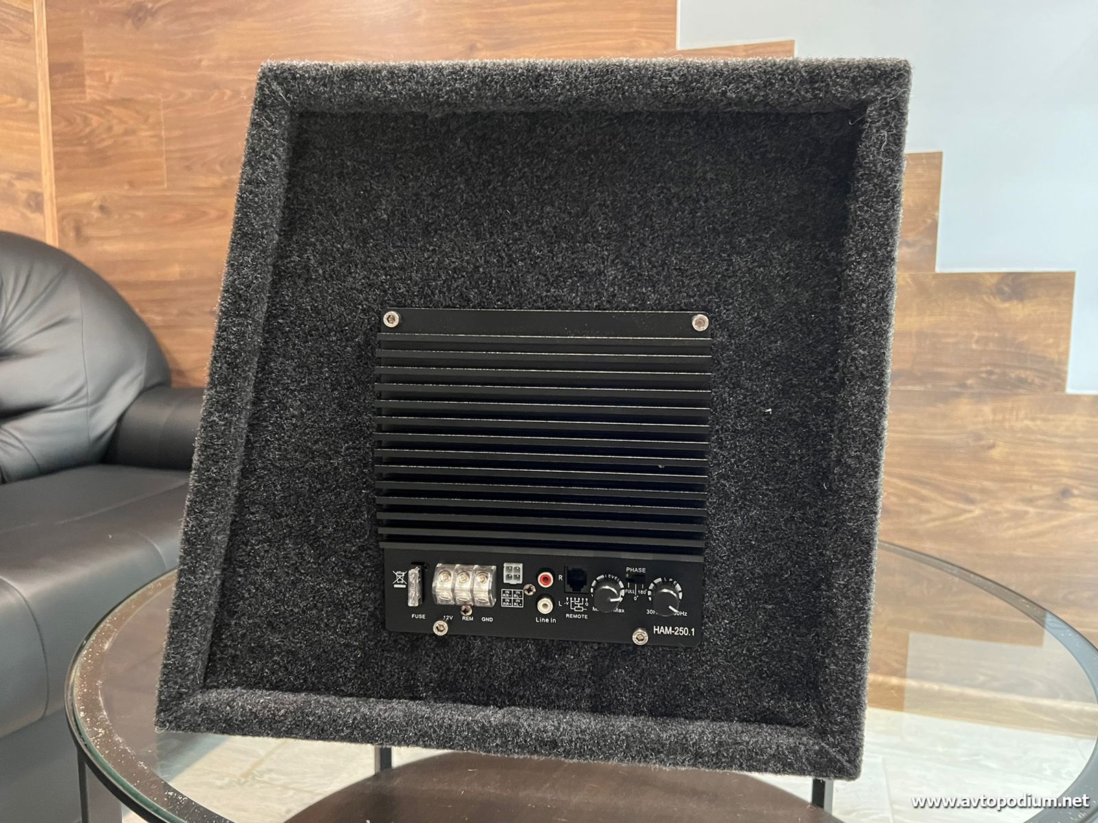 Zoom image