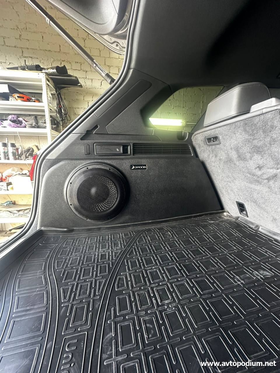 Zoom image