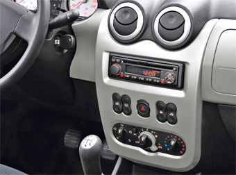 Incar RFR-FC247 Переходная рамка 9" RENAULT Logan 2010-2014