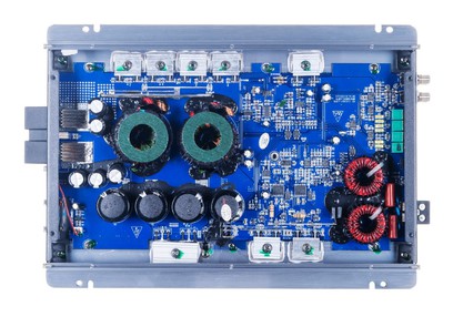 SWAT SBT-1.3000DF Усилитель цифровой, широкополосный, 1*3000 Вт