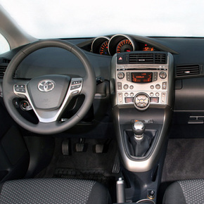 Intro RTY-N39R Переходная рамка Toyota Verso 2009+