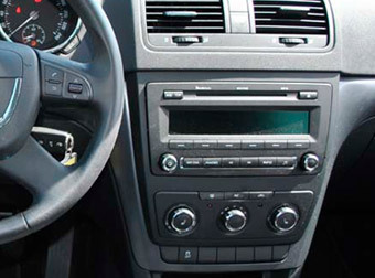 Incar RSC-FC490 Переходная рамка 10" SKODA Yeti 2015+